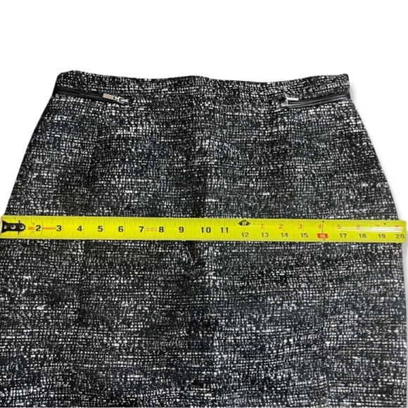H&M || Boucle Mini Skirt | Black & White || size 10 - Picture 10 of 13